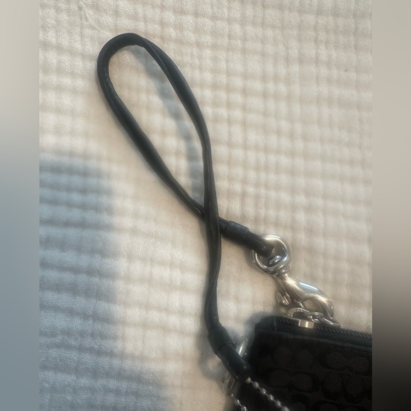 Vintage Coach Classic Black Wristlet - Picture 4 of 5